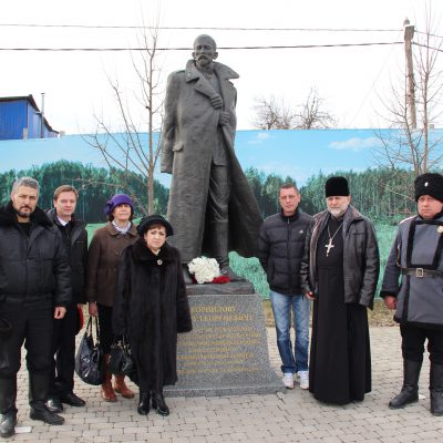 Памятник героя Ледяного похода